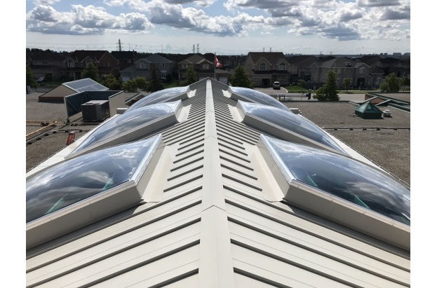 Sloped Roof Aluminum Curb Skylight with Acrylic Domes