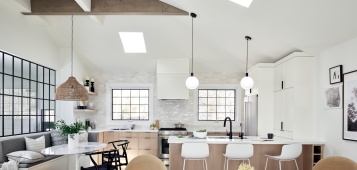 Build a sustainable building with skylights: How energy efficient buildings meet their match